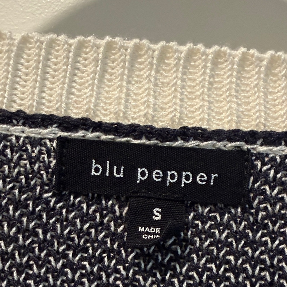 NWOT Blu Pepper Horseshoe Knit Vest - Picture 2 of 4
